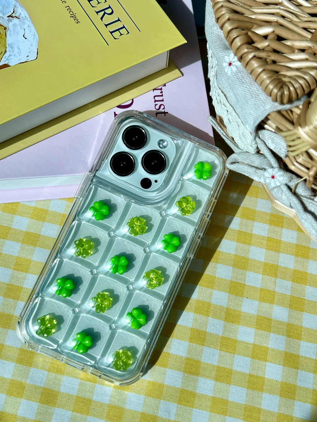 Clover Picnic – Charm Set