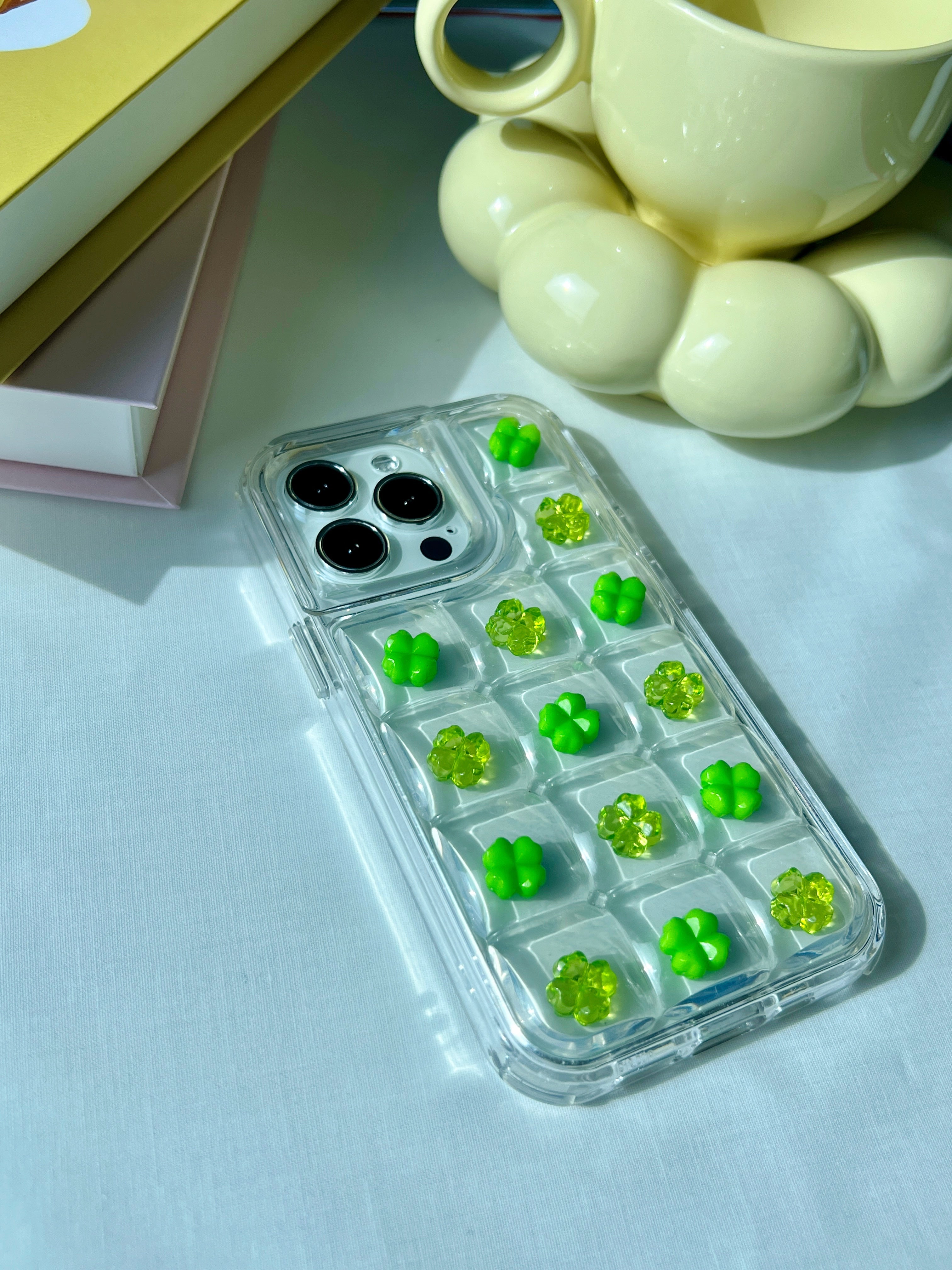 Clover Picnic – Charm Set