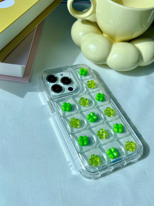 Clover Picnic – Charm Set